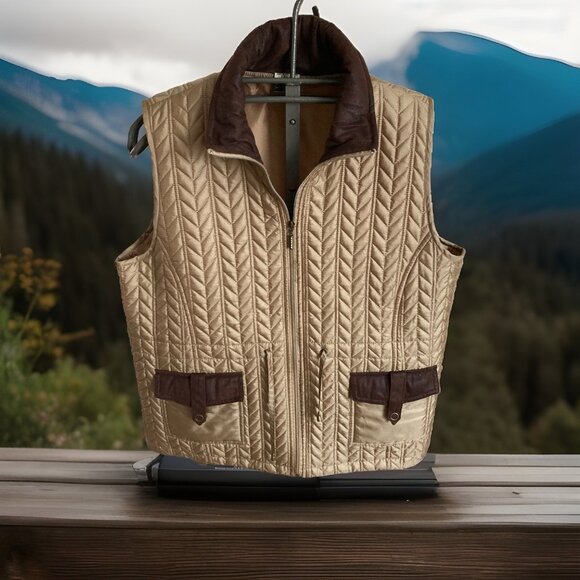 Women’s Mountain Lake Gold Quilted XL Vest w/Brown Faux Suede Collar & Pockets - Picture 1 of 9